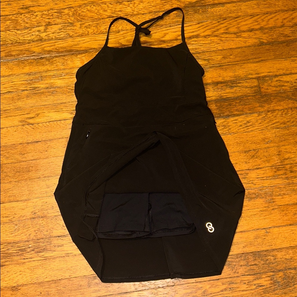 Performance dress - Picture 3 of 5